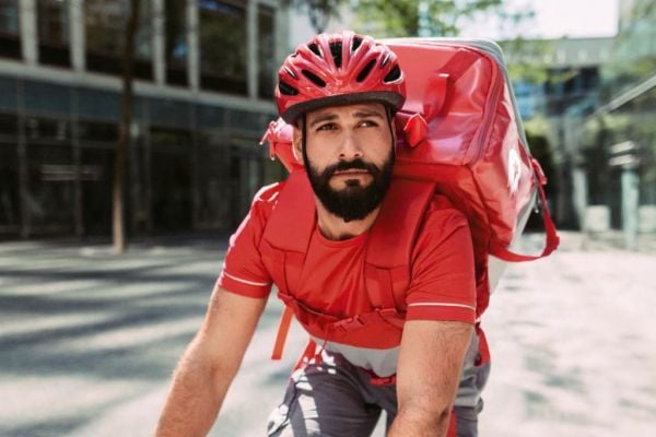 Delivery Hero To Offload Stake In Deliveroo