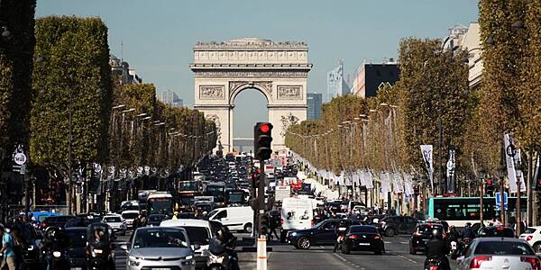 French Consumer Spending Declined In Second Quarter: NIQ