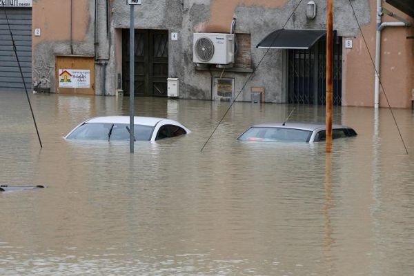Italy Floods: Confcommercio Pledges Support For Businesses