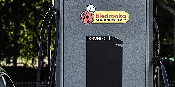 Biedronka To Equip 600 Store Parking Lots With Fast Chargers