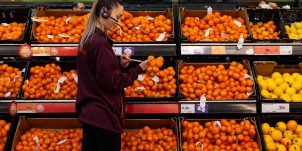 UK's Sainsbury's Targets More Cost Savings, Better Returns For Investors