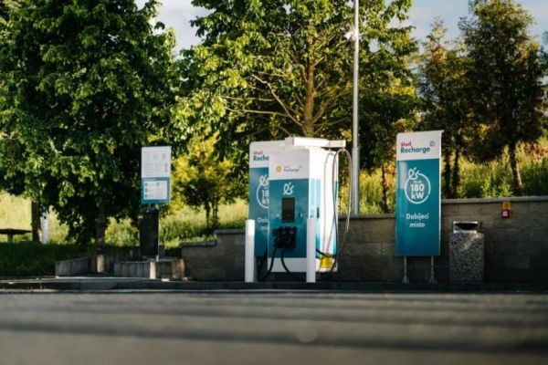 Billa, Penny, Shell Team Up To Expand EV Charging Infrastructure In Czechia