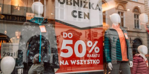 Polish Consumers Remain Cautious Despite Income Growth: ING