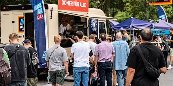 Aldi Süd Organises Kebab Roadshow, Donates Proceeds To Charity