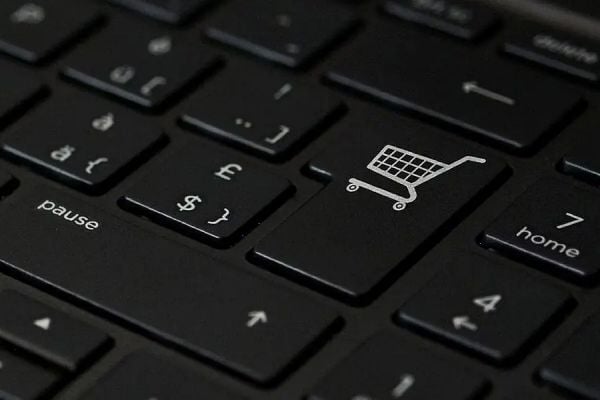 Nearly Half Of Hungarians Rely On Online Grocery Shopping, Study Finds