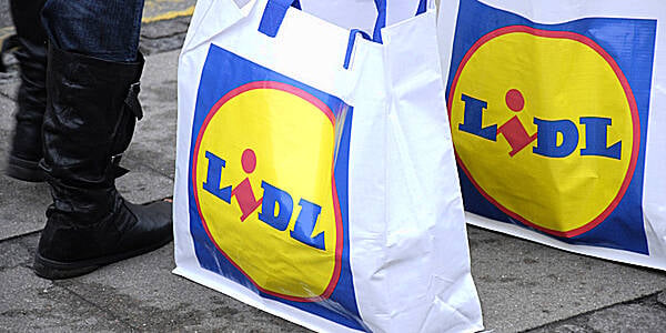 Lidl To Phase Out Disposable Plastic Products in Denmark