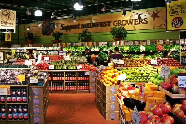 Whole Foods Tumbles as Mainstream Grocers Nab Organic Buyers