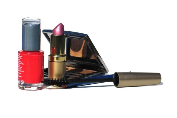 Monoprix Launches Private-Label Cosmetics Campaign