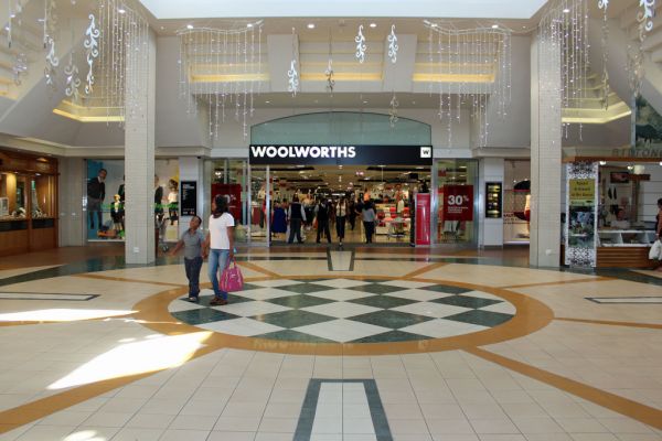 Woolworths Profit Rises as David Jones Purchase Lifts Sales