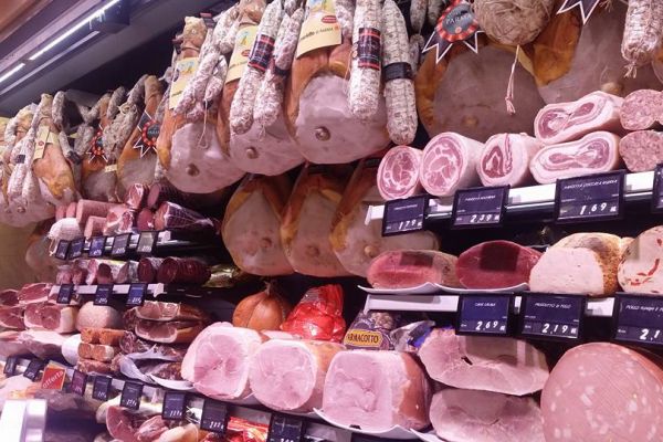 Carrefour Italia Opens New Gourmet Store in Milan