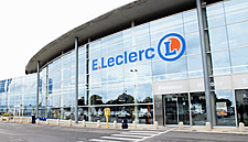 E.Leclerc Replaces Plastic Bags With Reusable Hessian Bags