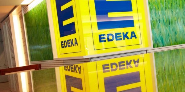 Edeka Employees Receive Scholarships For Two-Year Training Programme