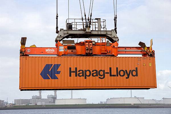 Hapag-Lloyd Keeps Recently Raised Outlook Despite Nine-Month Profit Drop