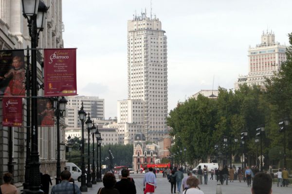 Spanish Retail Sales Suggest Momentum Despite Political Deadlock