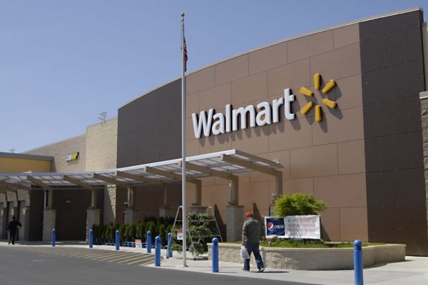 Wal-Mart Experimenting With Robotic Shopping Cart for Stores