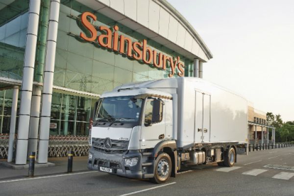 Sainsbury’s Trials First Liquid Nitrogen-Fuelled Truck