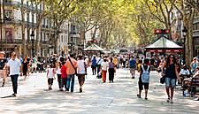Spanish Retail Sales' Recovery Edges Up In August