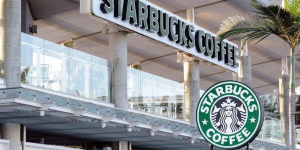 Starbucks New Tea Line Chases China’s $9.5 Billion Tea Market