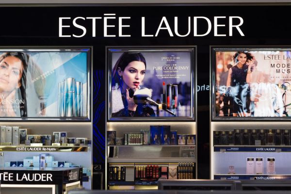 Estée Lauder Expects Bigger Drop In Profit On Higher Costs, Slow China Recovery