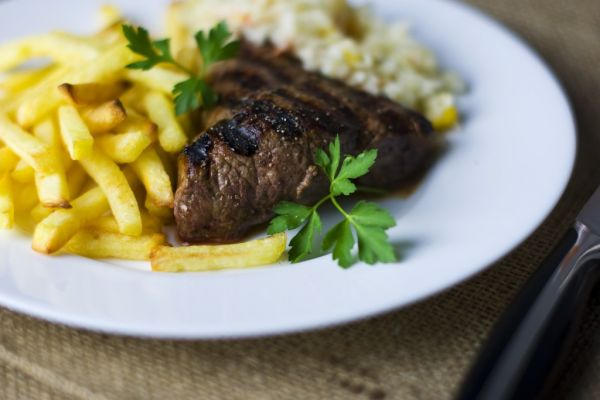 Land of Steak-Frites Fears US Beef Menace In EU Trade Deal
