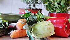 Carrefour Poland Signs Farmer Supplier Contracts For Fresh Produce