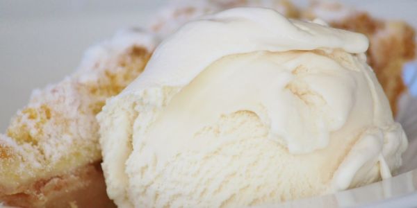 Ice Cream Factory Comaker Reports 6% Sales Increase In 2015