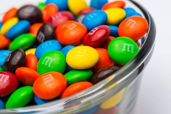 M&amp;M's Installs 'Colors' Promo Stands in Pingo Doce Stores