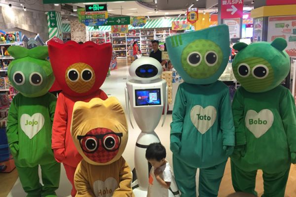 Spar Shanxi Attracts Attention With New In-Store Smart Robot