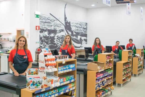 Portuguese Supermarket Offers Discounts To Benfica Fans