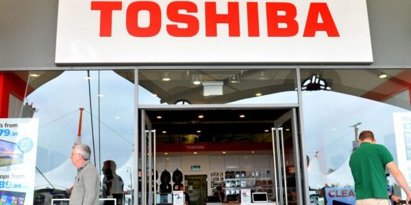 Toshiba’s Looming Writedown Wipes Out Gain From 2016 Share Rally