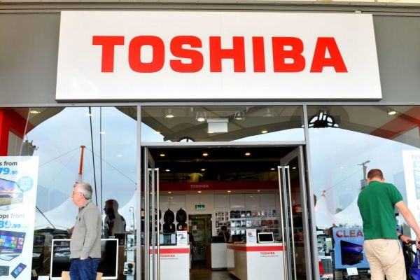Toshiba’s Looming Writedown Wipes Out Gain From 2016 Share Rally