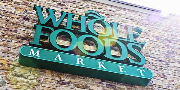 Whole Foods' CEO Pay Discount Expires With Amazon Deal: Gadfly