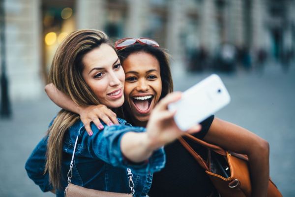 'Selfie Generation' Boosting £1 Billion UK Cosmetics Market