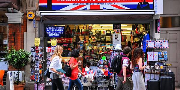 UK Shopper Numbers Plunge As English Lockdown Makes Impact