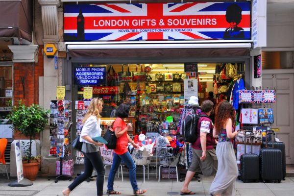 UK Shopper Numbers Plunge As English Lockdown Makes Impact