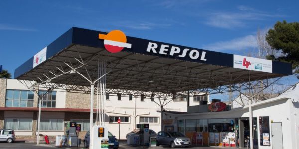 Spain's Repsol Sees Profit Fall 9%, Beats Forecasts