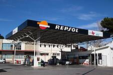 Spain's Repsol Sees Profit Fall 9%, Beats Forecasts