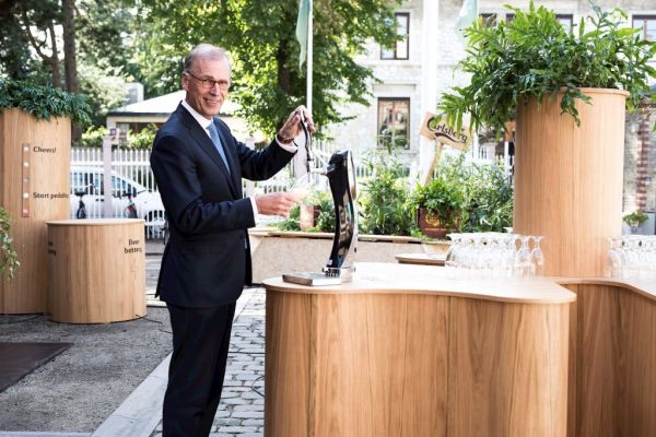 Carlsberg Launches Zero Carbon Windmill Bar