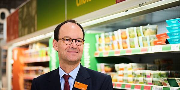 UK Food Crisis Looms Without Brexit Deal, Sainsbury CEO Warns