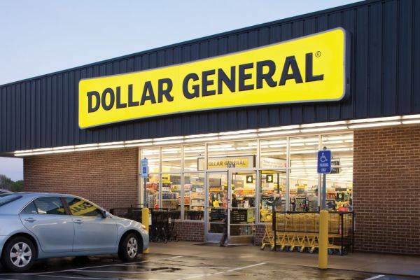 Dollar General Cuts Annual Outlook As Shoppers Curb Spending