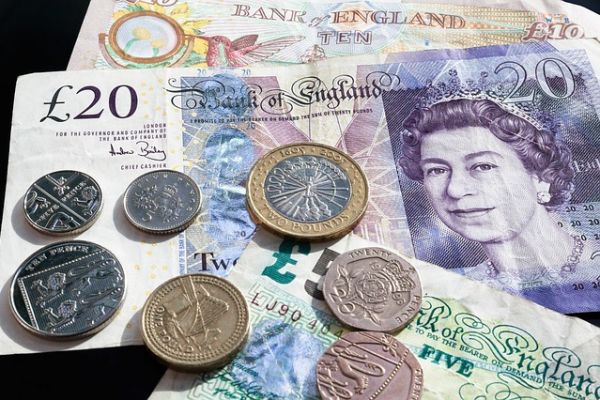 Pound's Summer Woes Set To Continue As UK Lawmakers Return