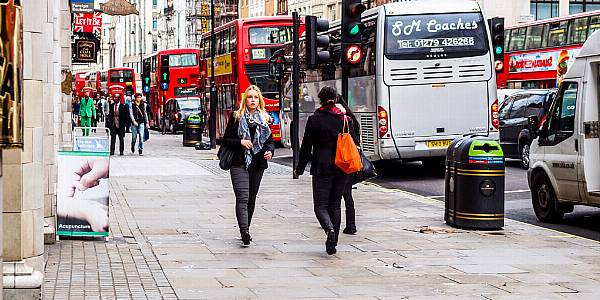 U.K. Consumer Back In Spotlight As Wages, Inflation Diverge