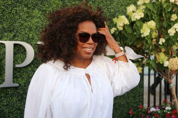 Weight Watchers Extends Oprah-Backed Rally With Higher Forecast