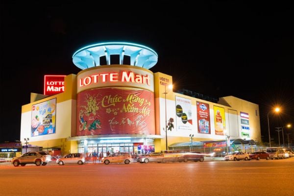 South Korea's Lotte Reports Store Closures In China Amid Political Stand-Off