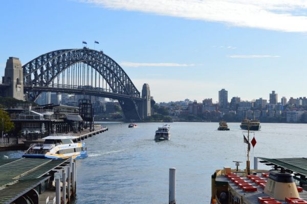 Aussie Economy Grows Faster Than Forecast As Consumers Spend