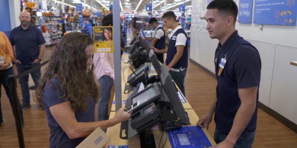 Walmart Deploys Shopping App To Simplify Returns For Holidays