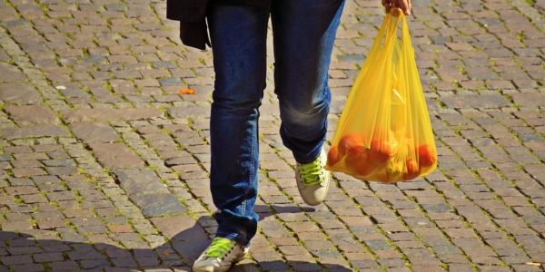 Germans Remain Loyal To Plastic Bags For Fruit And Vegetables
