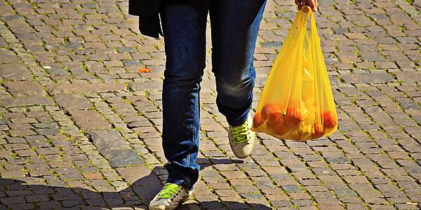 Germans Remain Loyal To Plastic Bags For Fruit And Vegetables