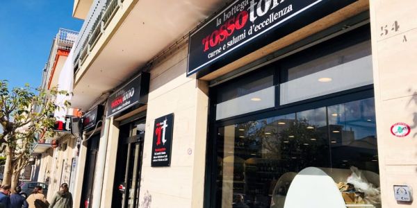 Apulia Group Opens First Stand-Alone Rossotono Store