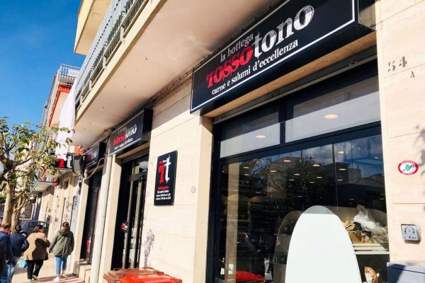 Apulia Group Opens First Stand-Alone Rossotono Store